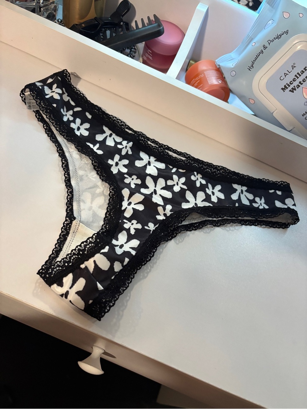 Victoria's Secret Black & White Floral Lace-Trim Bikini Panty